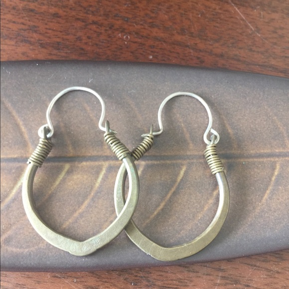 Golden Lotus Petal Hoop Earrings hip yoga inspired - Picture 2 of 2